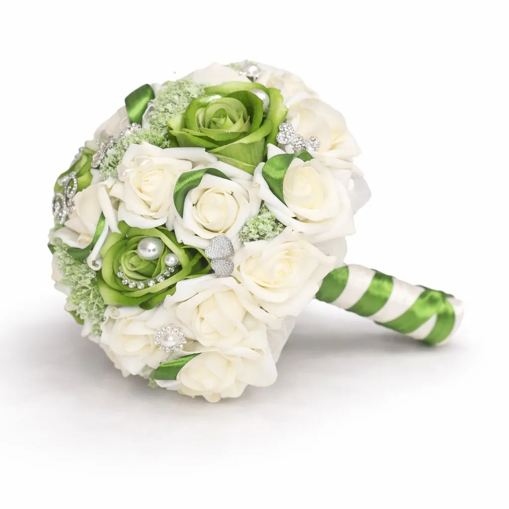 Bouquet sposa con rose verdi e bianche