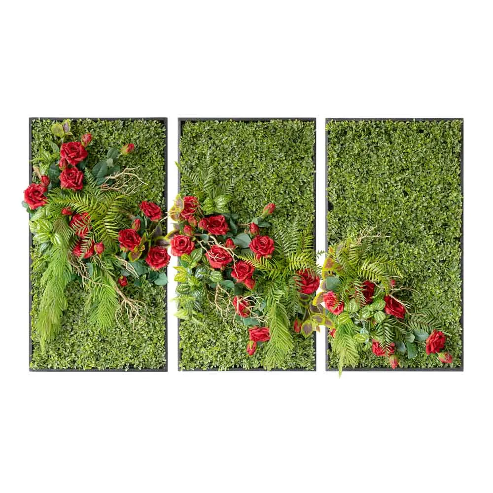 Trittico di bosso con rose rosse e rami