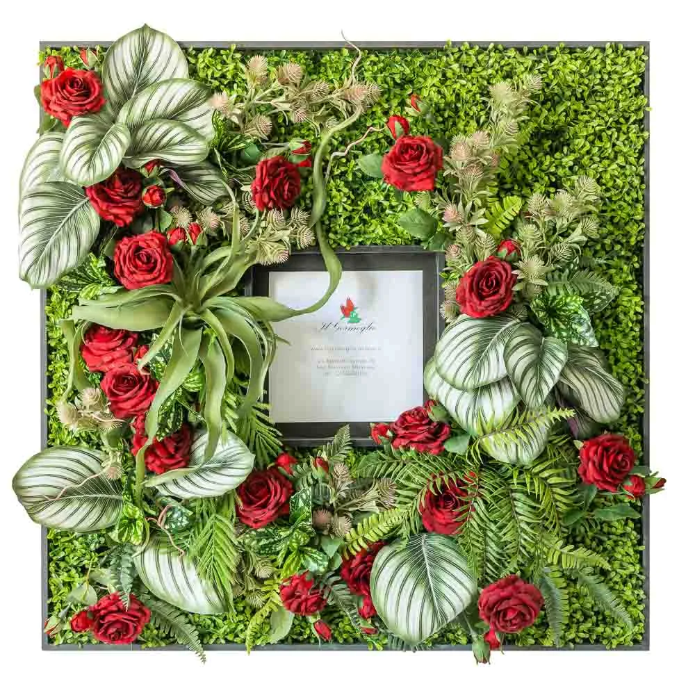 Quadro quadrato di rose rosse calathea e base bosso