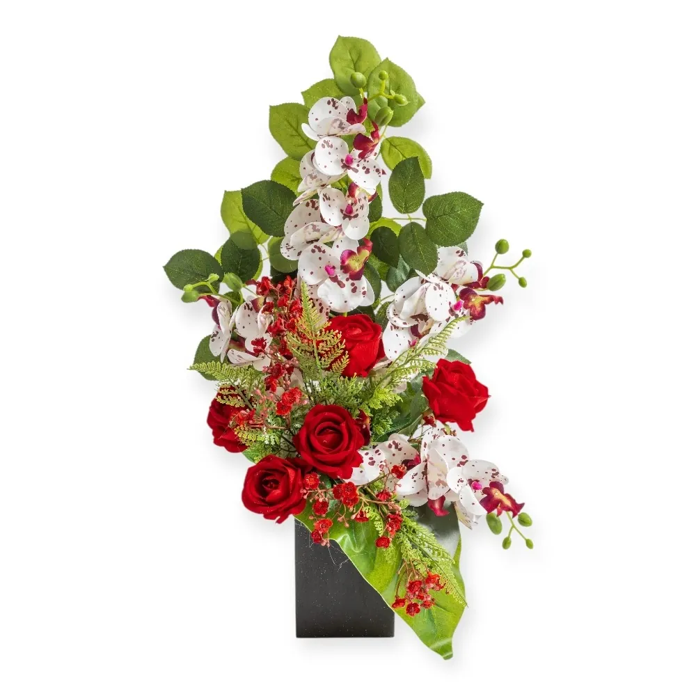 Composizione di lusso con rose rosse e orchidee
